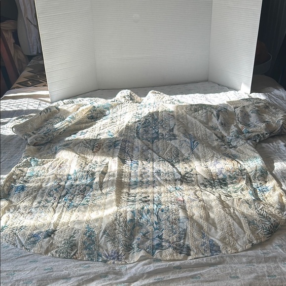 Adiva Cream and Blue Floral Button Down Shirt - Picture 8 of 8